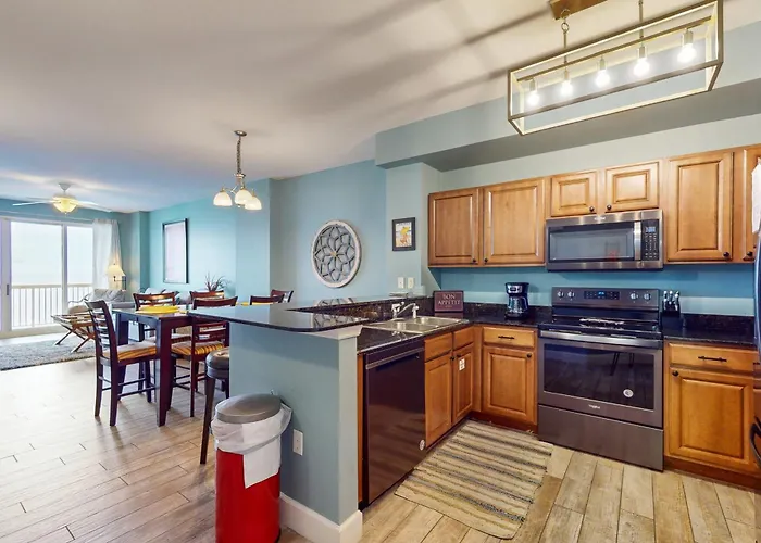 Sunrise Beach 1702 - Beachfront Condo